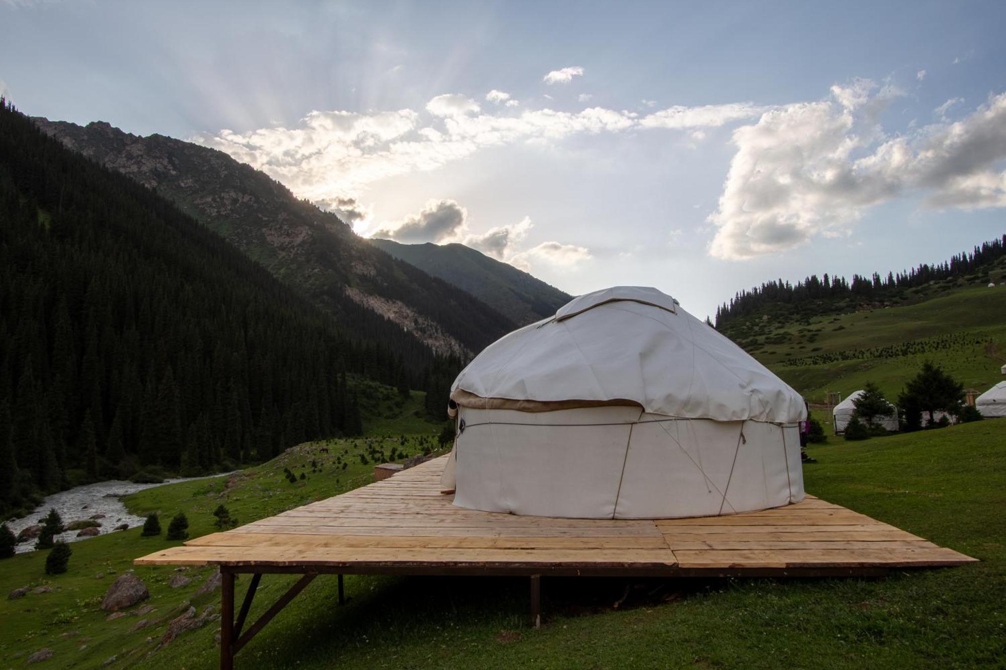 Eco Yurt Camp Arashan Hotel Teploklyuchenka Exterior photo